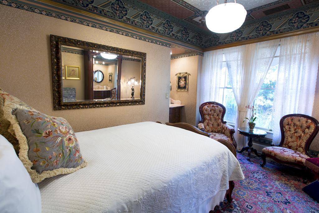 Mary Simpson Room - Detached Private Bathroom,117391651:JPEG